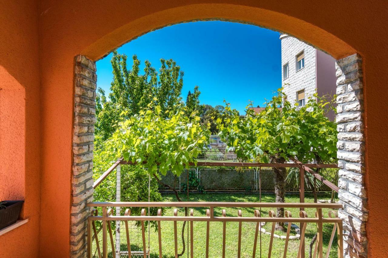 Apartment Yean Kaštela Εξωτερικό φωτογραφία